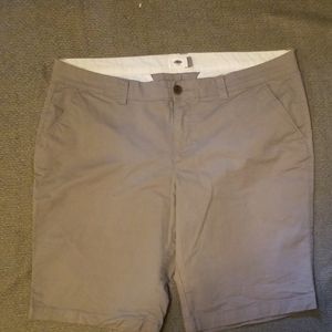 Old Navy bermuda short